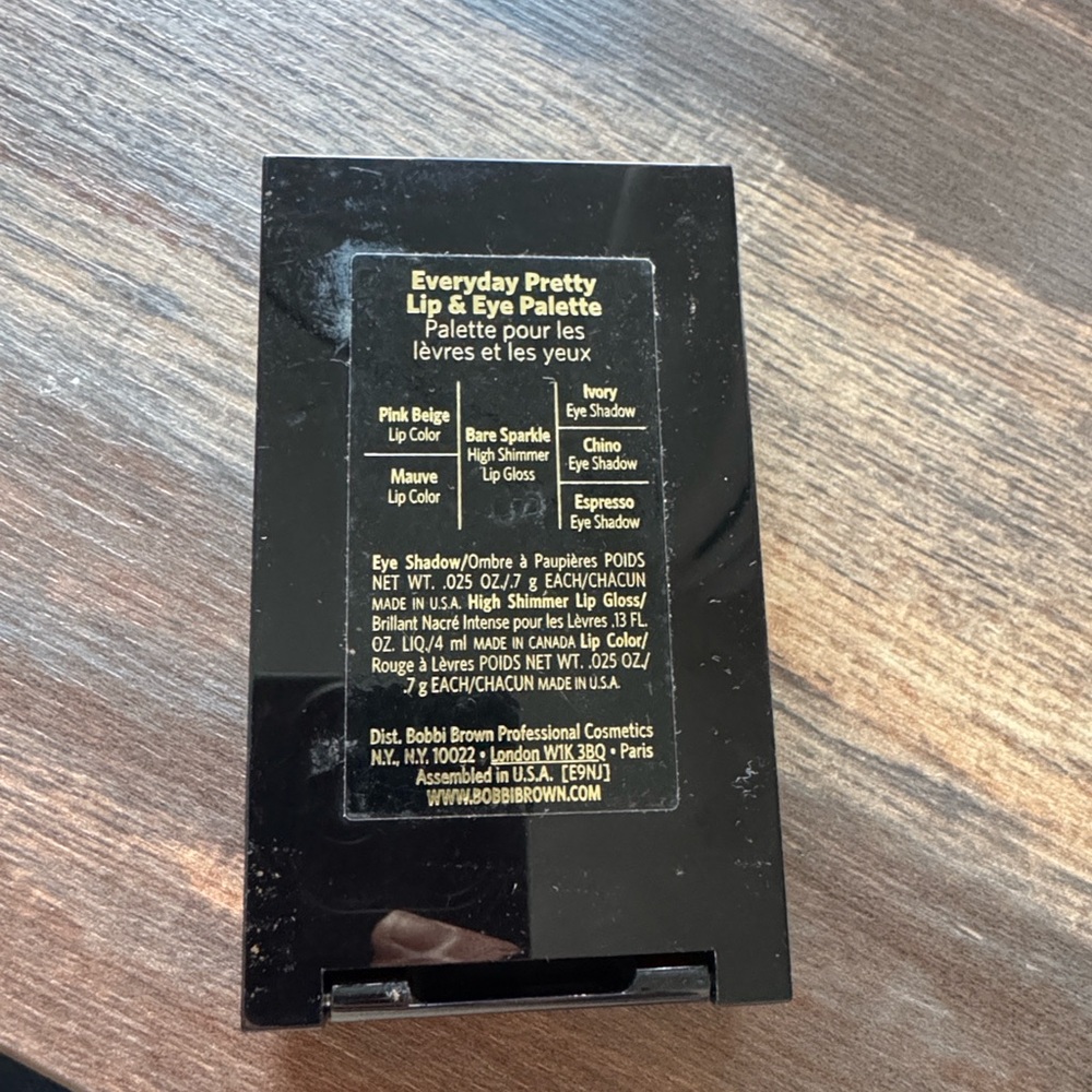 Bobbi Brown Makeup Palette with Lip Gloss - Picture 3 of 4
